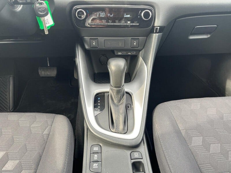 Toyota Yaris (8)