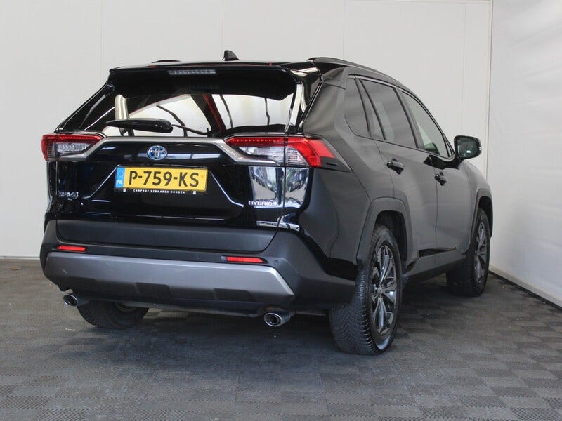 Toyota RAV4 (4)