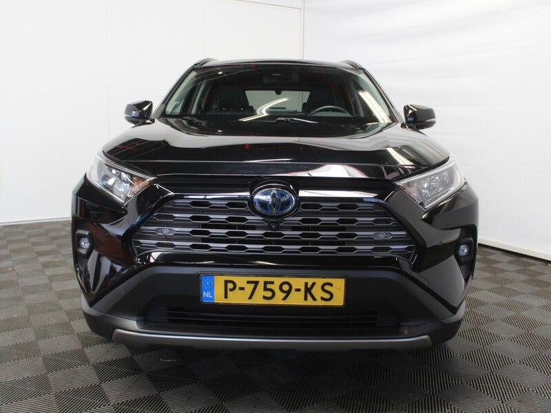 Toyota RAV4 (8)