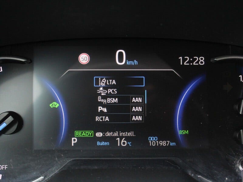 Toyota RAV4 (9)