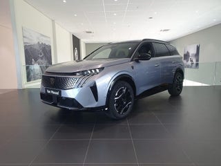 Peugeot e 5008
