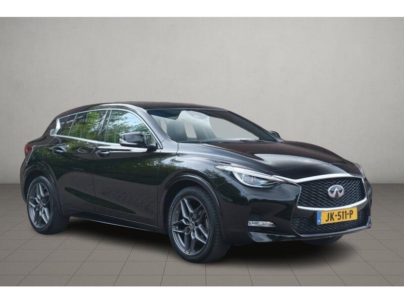 Infiniti Q30