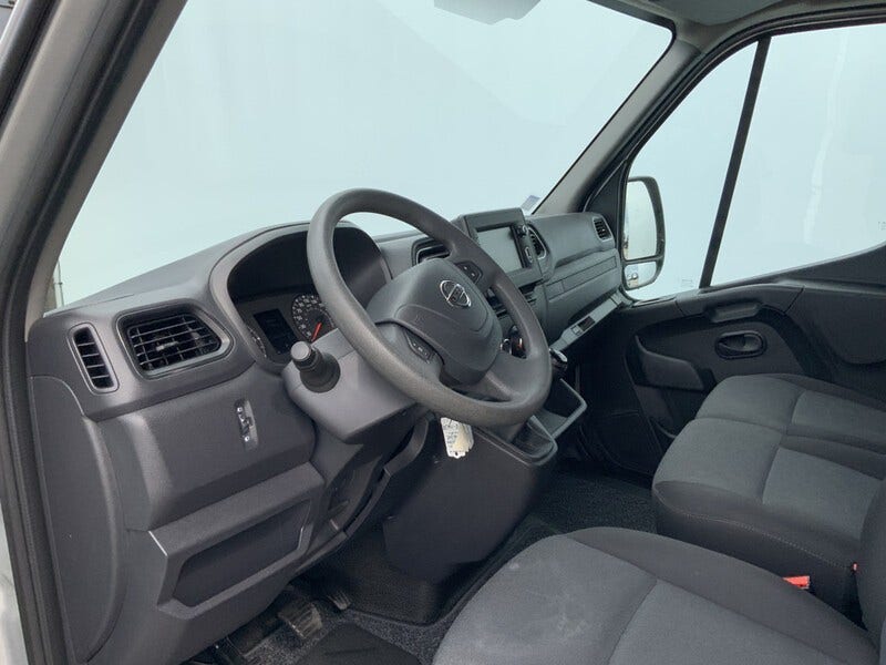 Nissan Interstar (5)