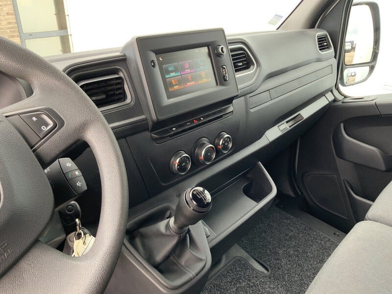 Nissan Interstar (11)