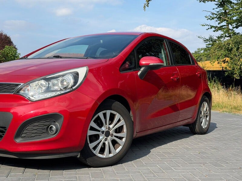 Kia Rio (2)