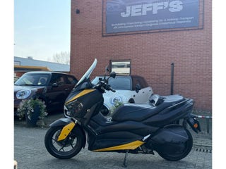 Yamaha X MAX
