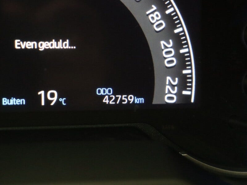Toyota RAV4 (7)