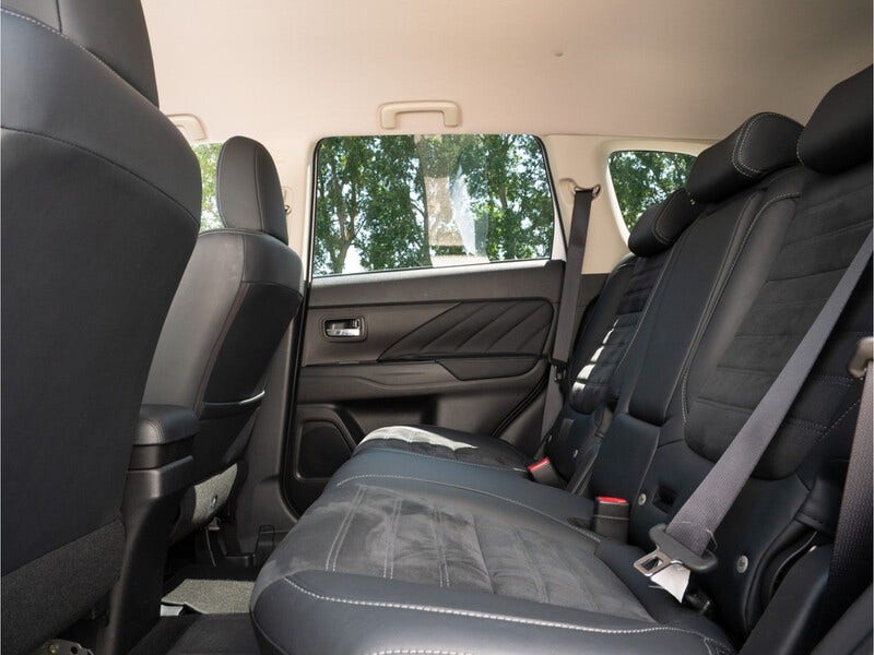 Mitsubishi Outlander (13)