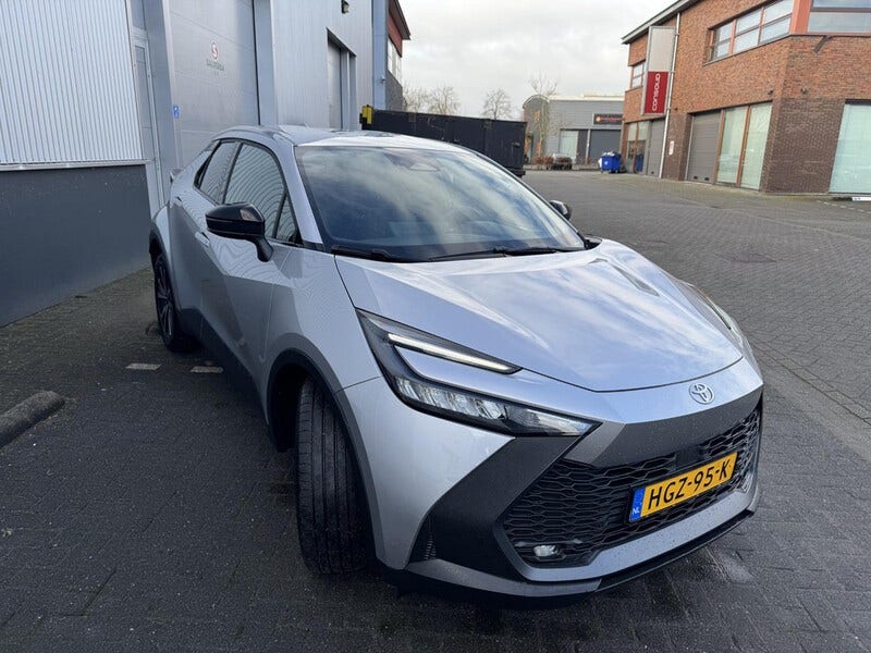 Toyota C-HR (2)