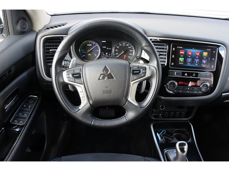 Mitsubishi Outlander (6)