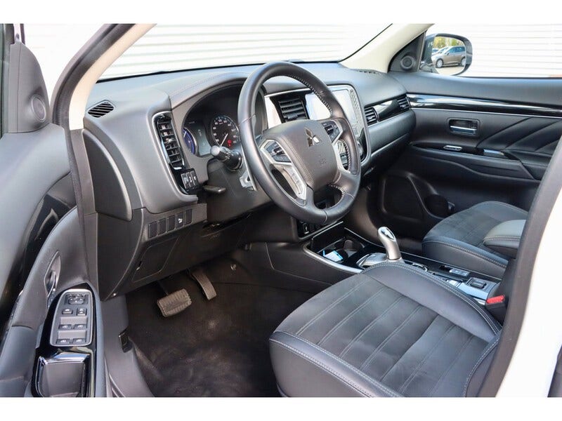Mitsubishi Outlander (7)