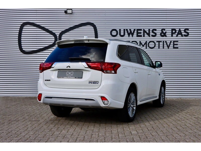 Mitsubishi Outlander (8)
