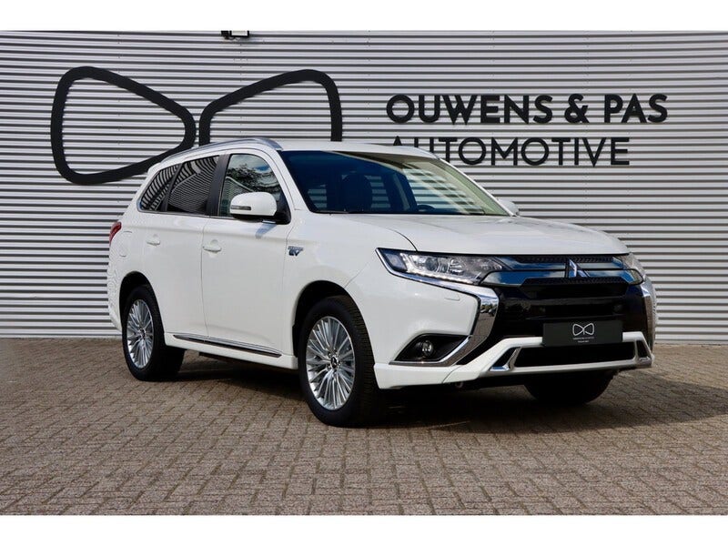 Mitsubishi Outlander (13)