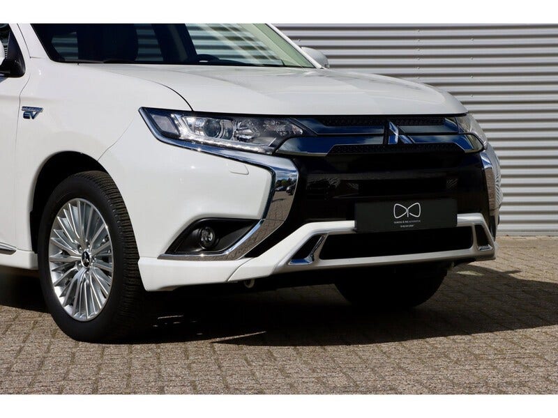 Mitsubishi Outlander (14)