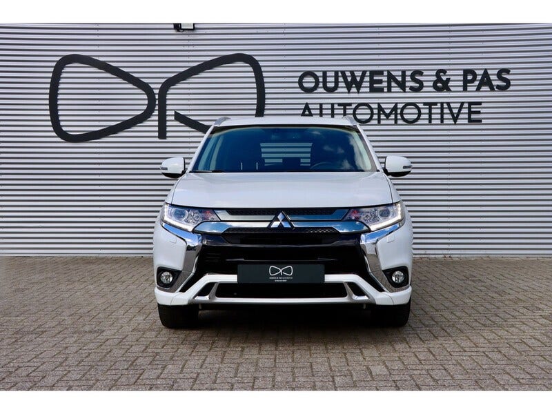 Mitsubishi Outlander (15)