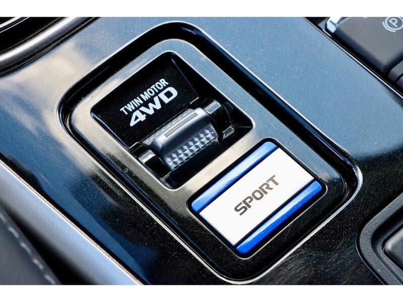 Mitsubishi Outlander (18)