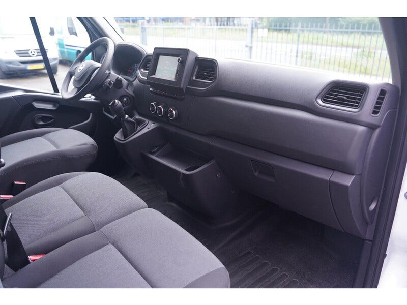 Nissan Interstar (24)