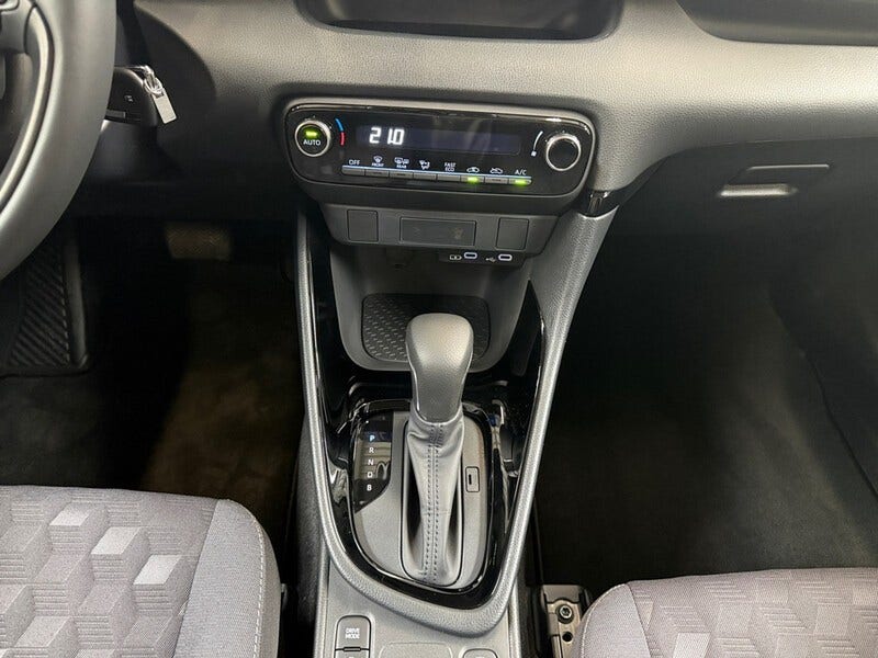 Toyota Yaris (8)