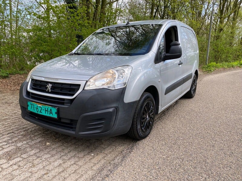 Peugeot Partner —