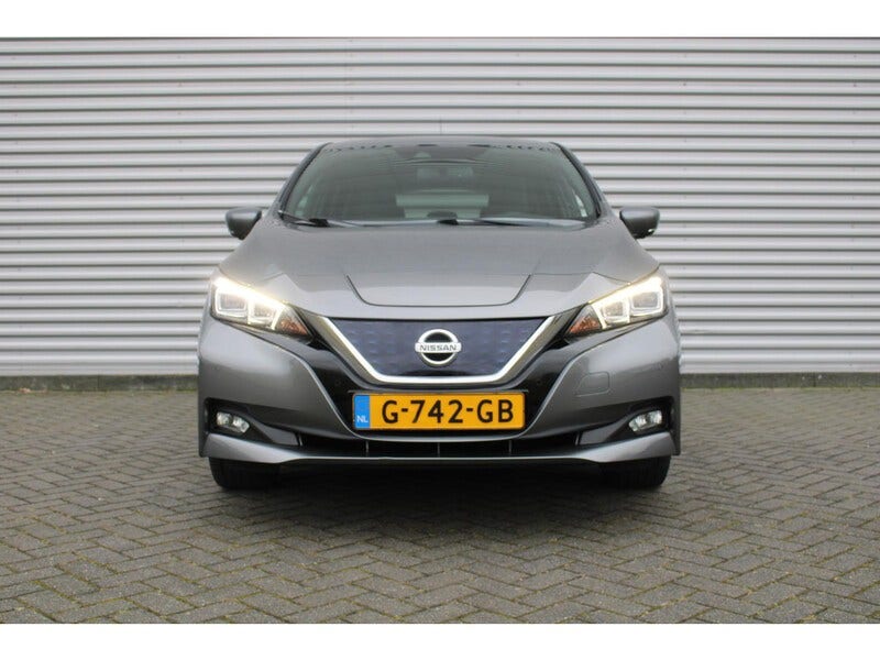 Nissan LEAF (2)