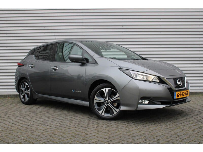 Nissan LEAF (3)
