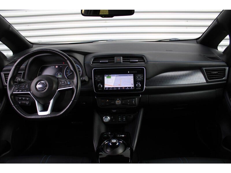 Nissan LEAF (8)