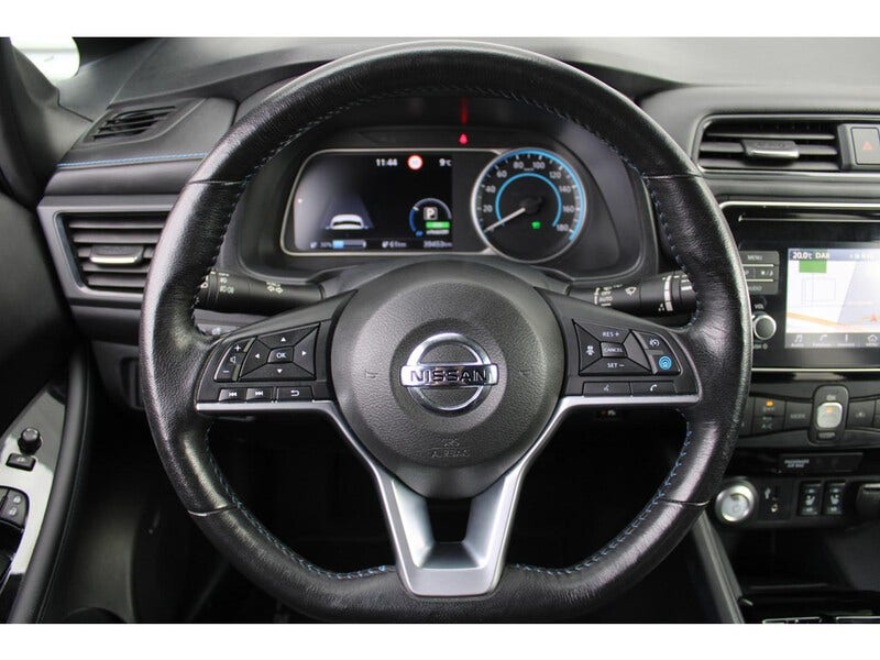 Nissan LEAF (10)