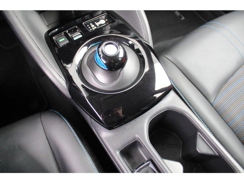 Nissan LEAF (22)