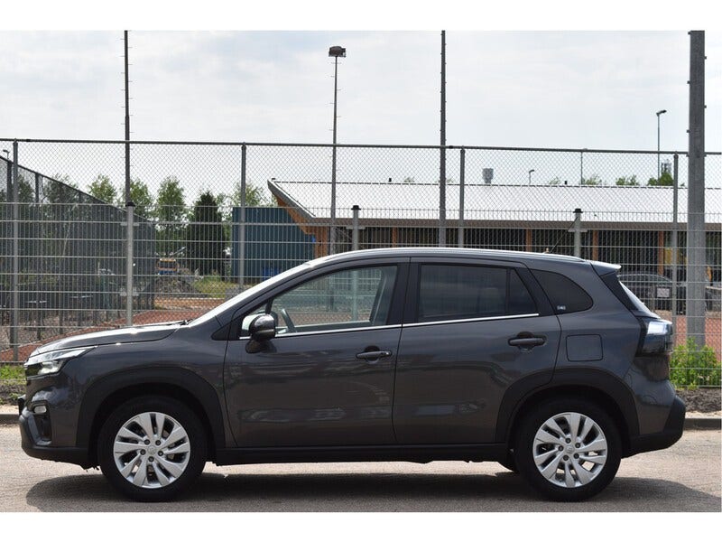 Suzuki Cross (2)