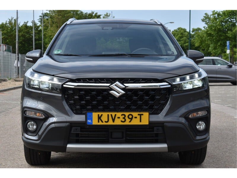 Suzuki Cross (3)