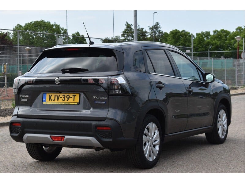 Suzuki Cross (5)