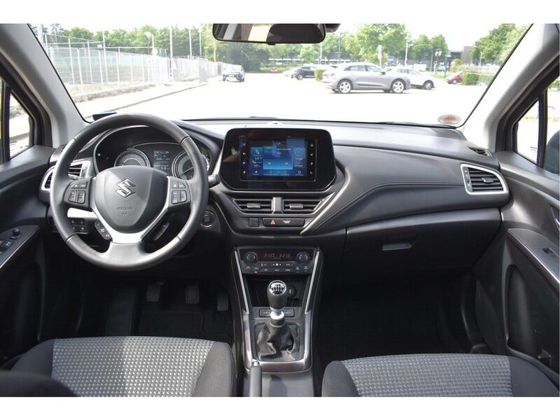 Suzuki Cross (12)