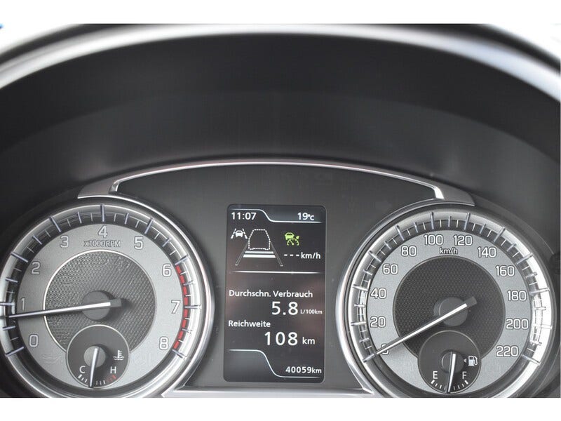 Suzuki Cross (16)