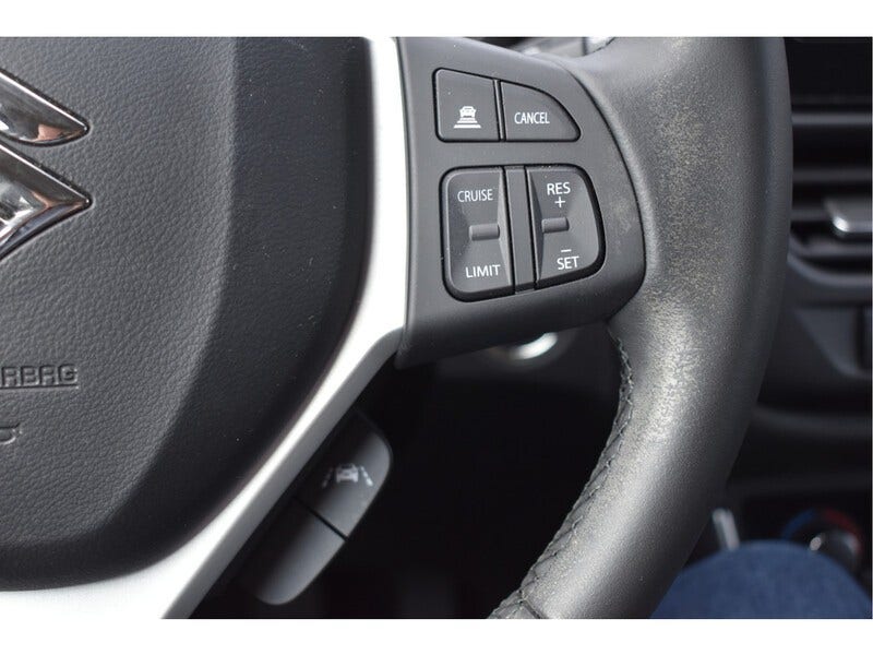 Suzuki Cross (17)