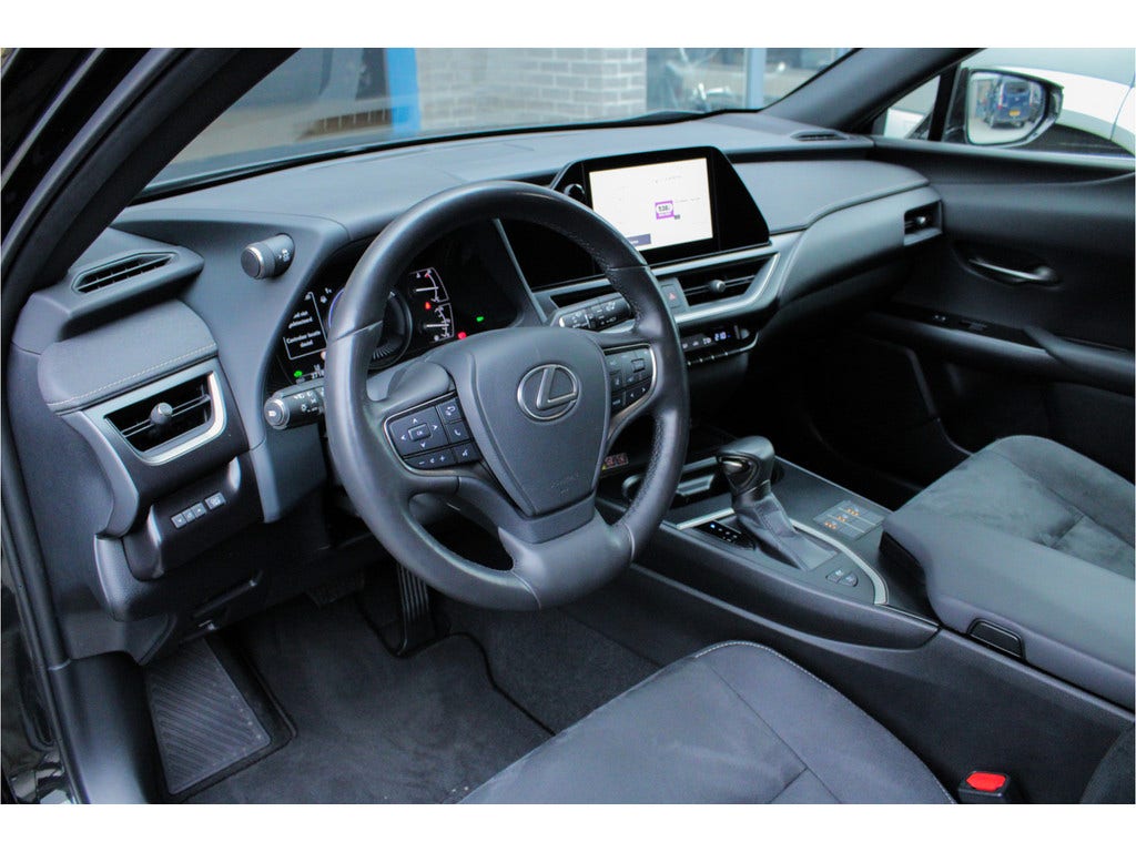 Lexus UX (4)