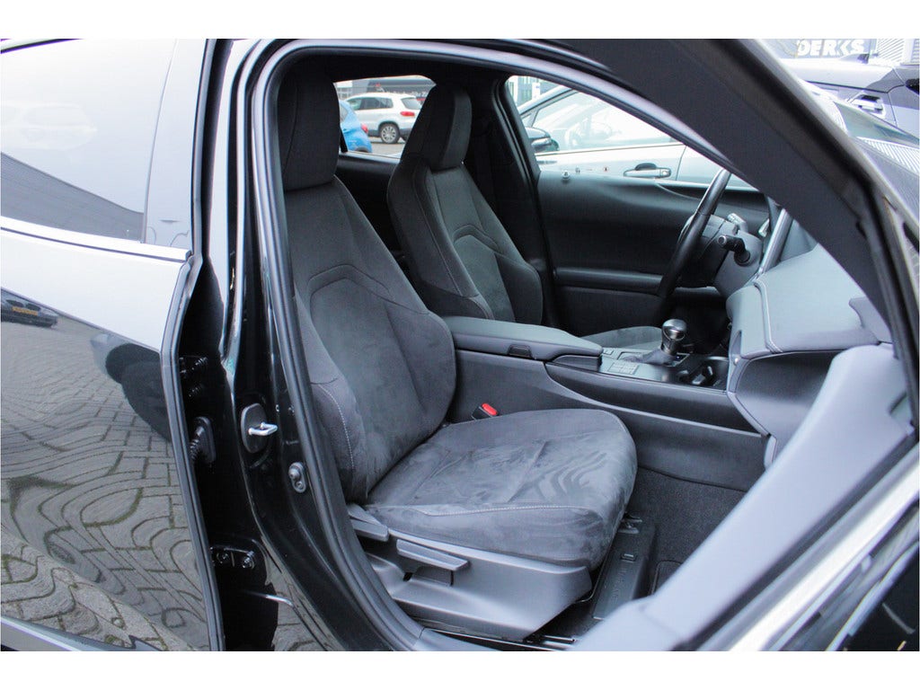 Lexus UX (5)
