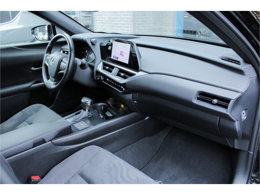 Lexus UX (8)