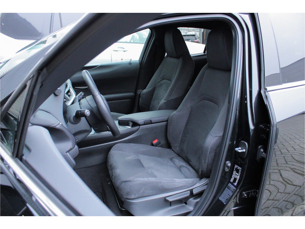 Lexus UX (9)