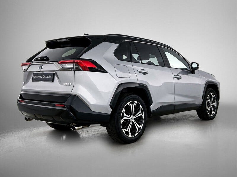 Toyota RAV4 (2)
