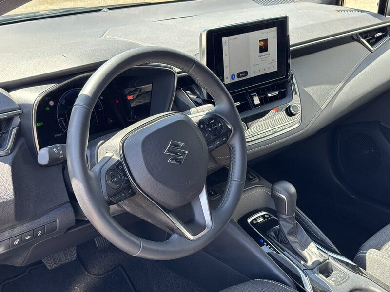 Suzuki Swace (4)