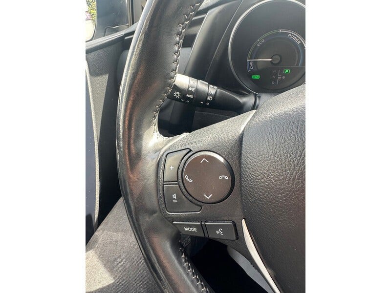 Toyota Auris (12)