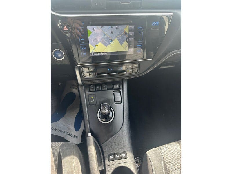 Toyota Auris (13)