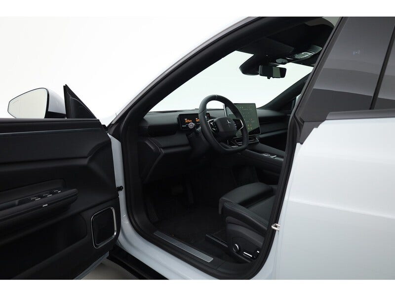 Polestar 4 (4)