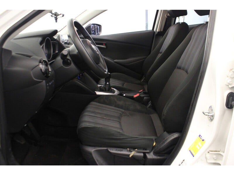 Mazda 2 (9)