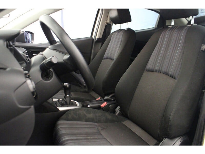 Mazda 2 (10)