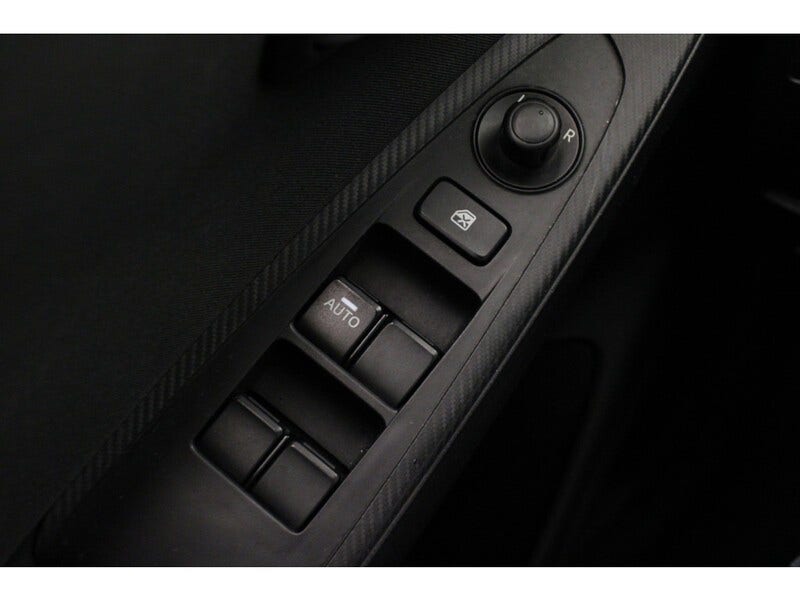 Mazda 2 (12)