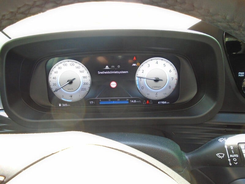Hyundai i20 (2)