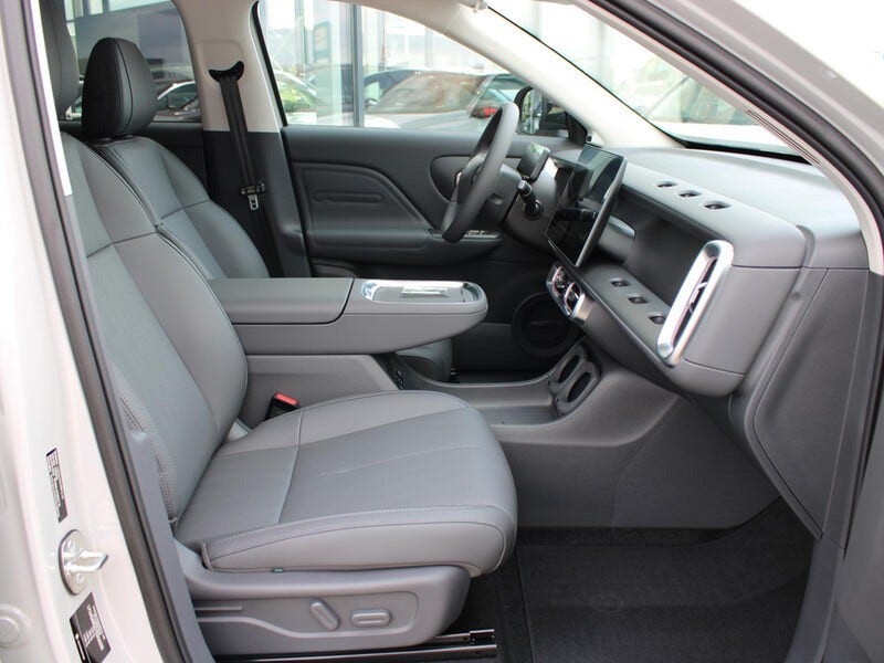 Leapmotor B10 (10)