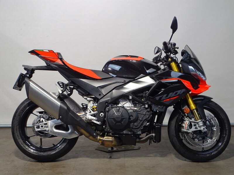Aprilia Tuono V4
