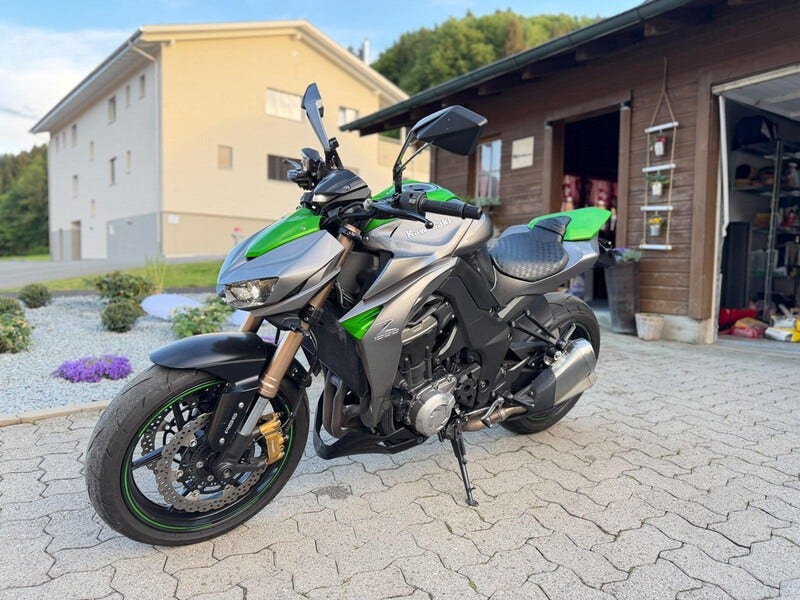 Kawasaki Z1000